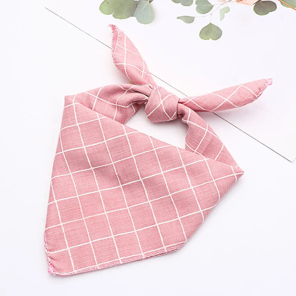 Cão bonito xadrez babador pontos lenço coleiras para animais de estimação lenço de pescoço de gato bandanas para animais de estimação cachecol para cães